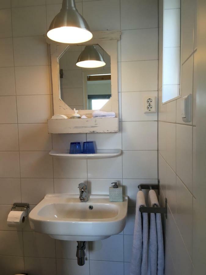 Het Pulletje Hotel Westzaan Buitenkant foto